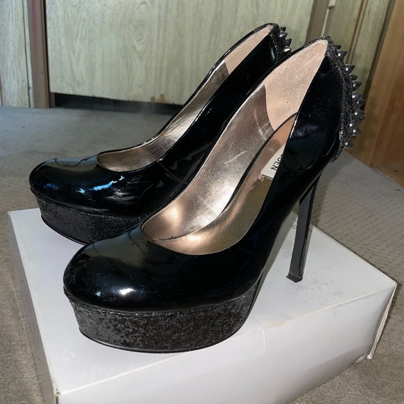 Steve Madden || platform heels with spikes - Picture 3 of 6